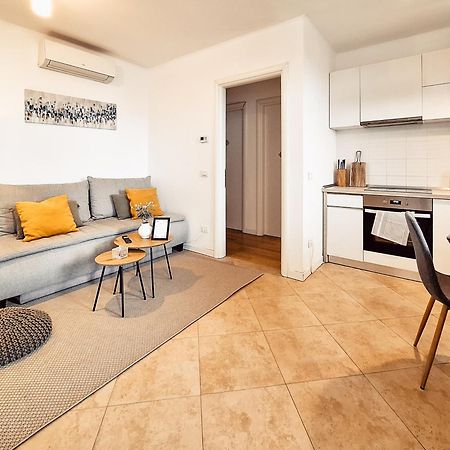 Central 700 Square Fructus Plaza - Eva Apartment تيميشورا المظهر الخارجي الصورة
