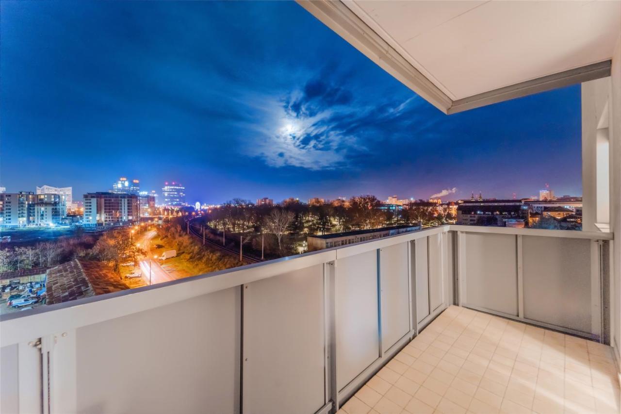 Central 700 Square Fructus Plaza - Eva Apartment تيميشورا المظهر الخارجي الصورة