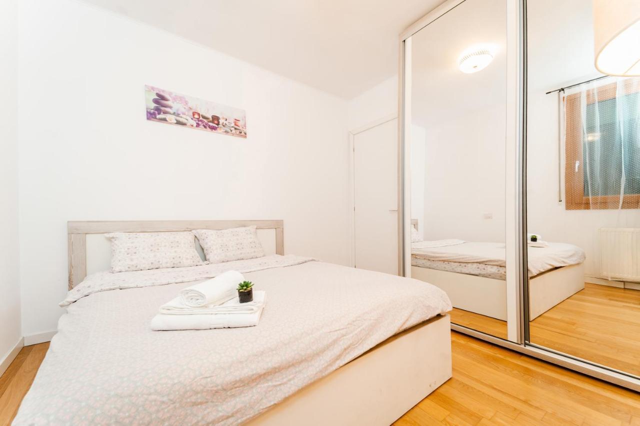 Central 700 Square Fructus Plaza - Eva Apartment تيميشورا المظهر الخارجي الصورة