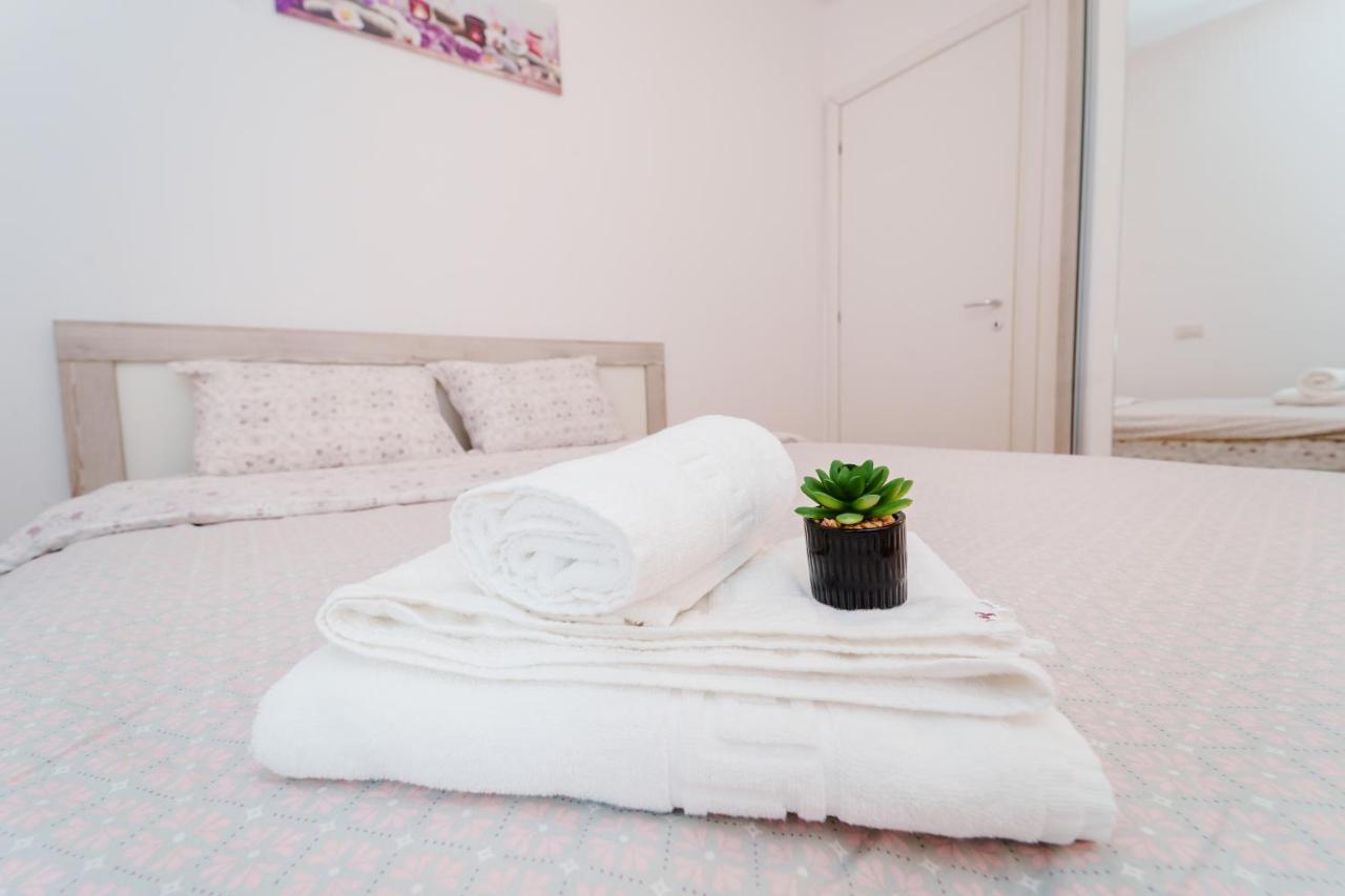 Central 700 Square Fructus Plaza - Eva Apartment تيميشورا المظهر الخارجي الصورة